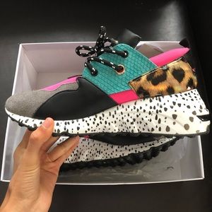 NEW! Steve Madden Cliff Fashion Sneakers Sz9